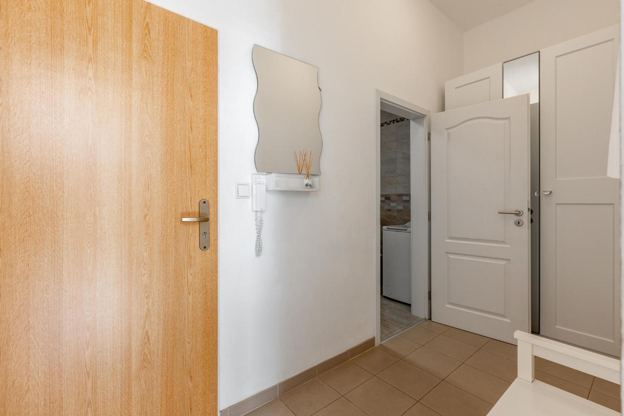 Apartment On Krymska カルロヴィ・ヴァリ エクステリア 写真
